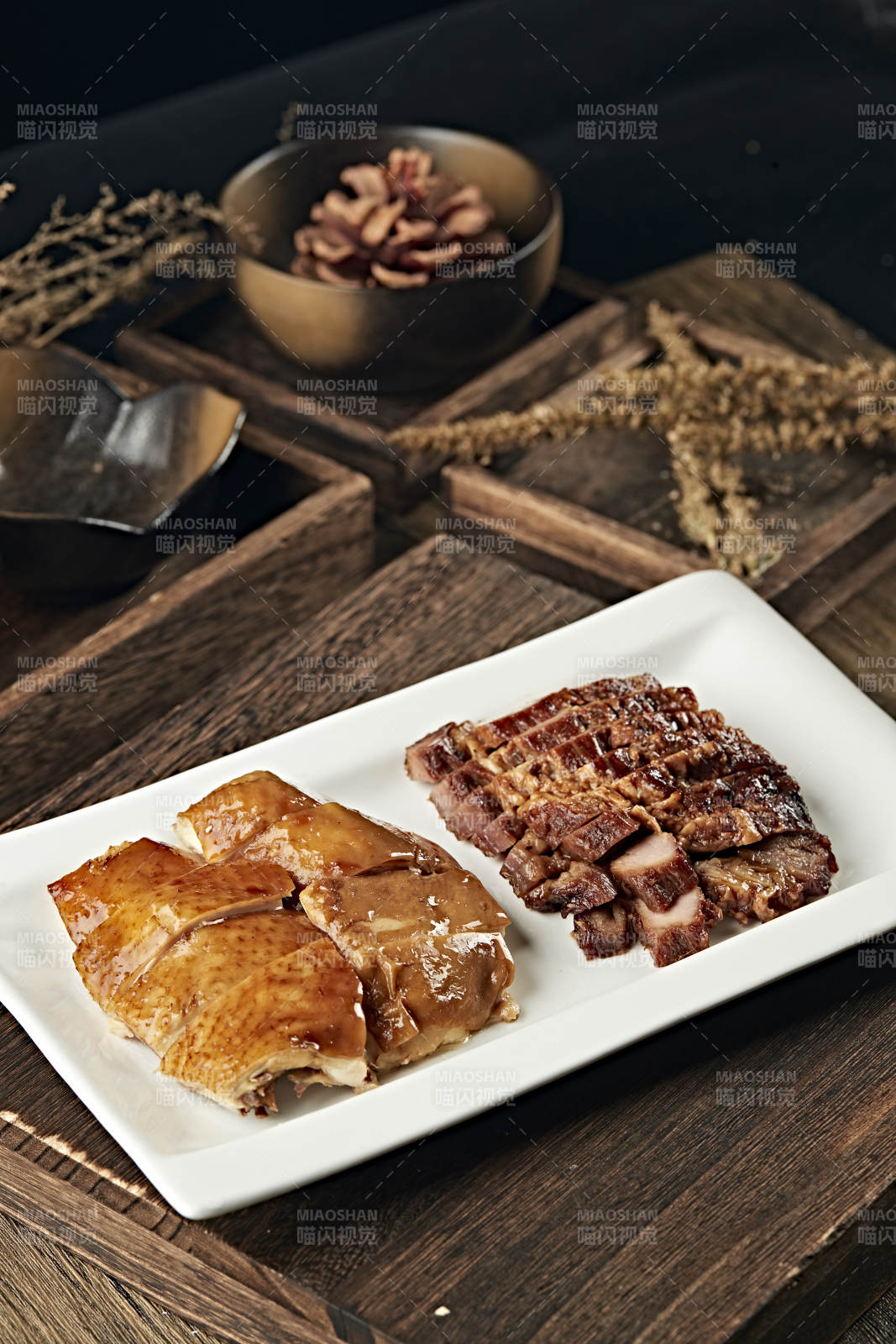 港式茶餐鹵水鴨叉燒肉雙拼