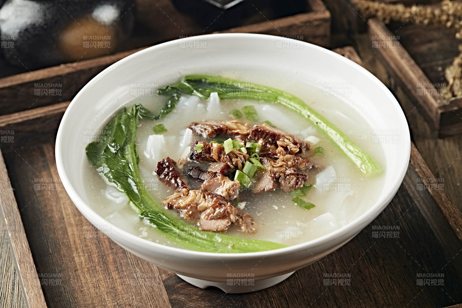 鮮雞湯叉燒肉煮腸粉