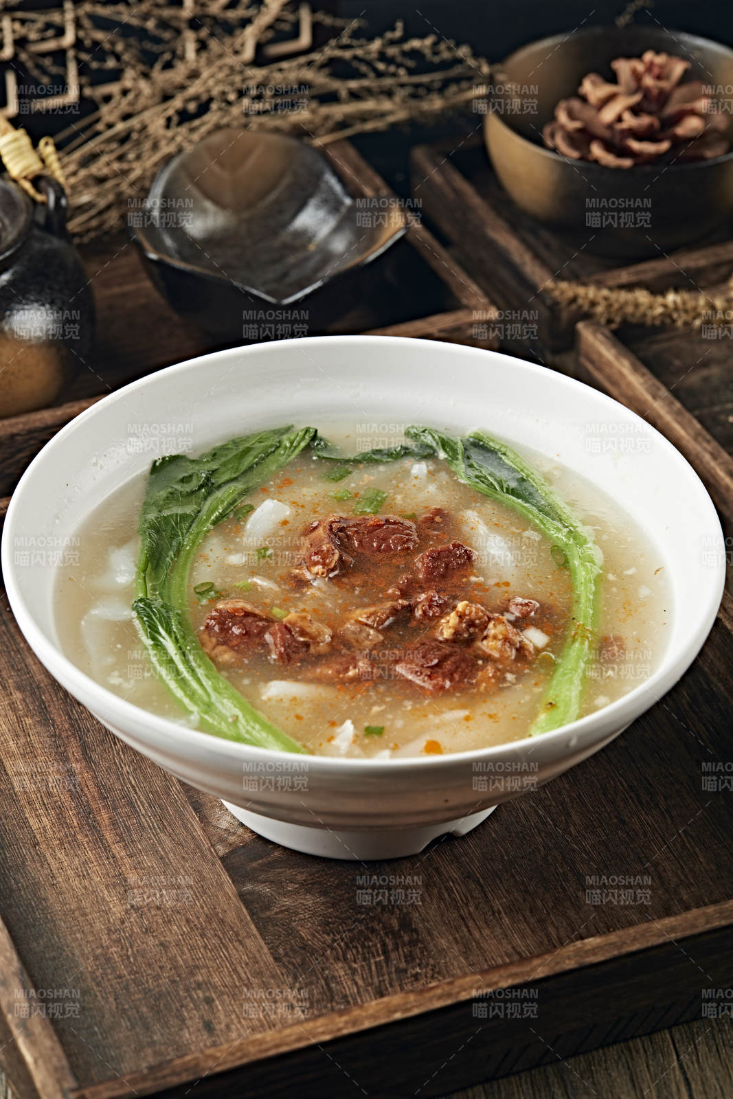 鮮雞湯番茄牛腩煮腸粉