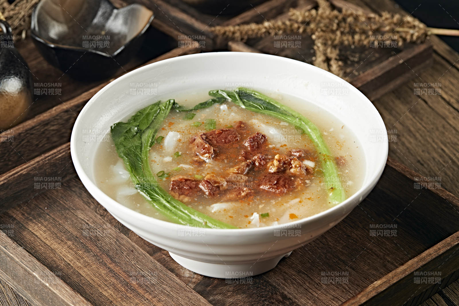 鮮雞湯番茄牛腩煮腸粉