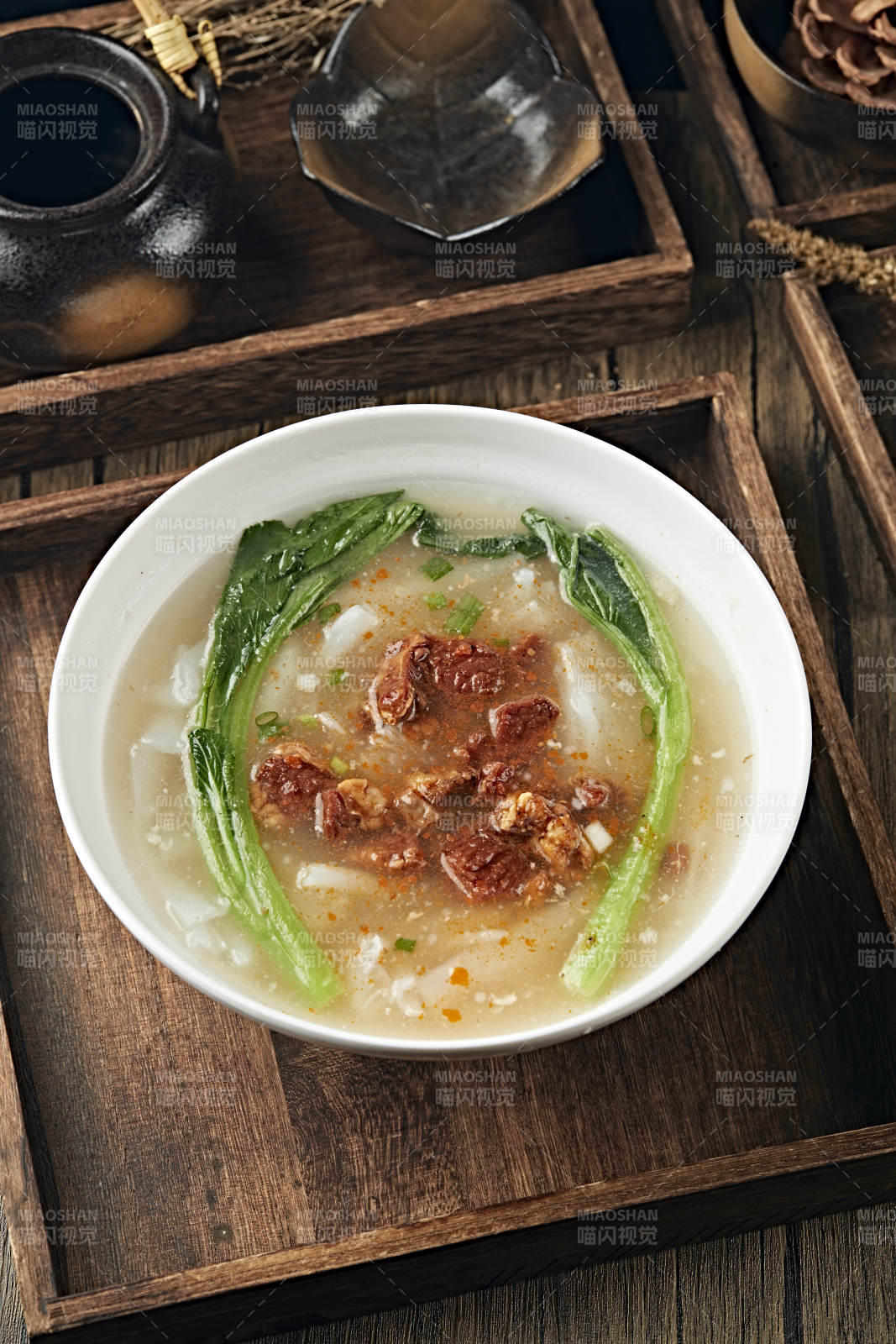 鮮雞湯番茄牛腩煮腸粉