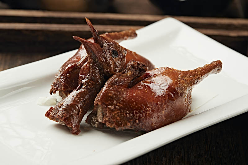 港式金牌脆皮乳鸽