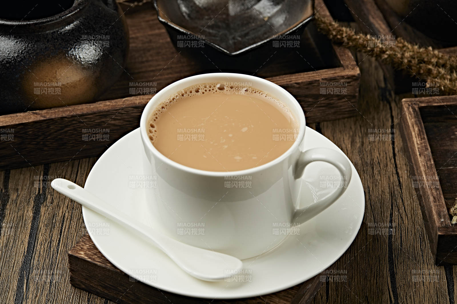 热冲泡牛奶咖啡