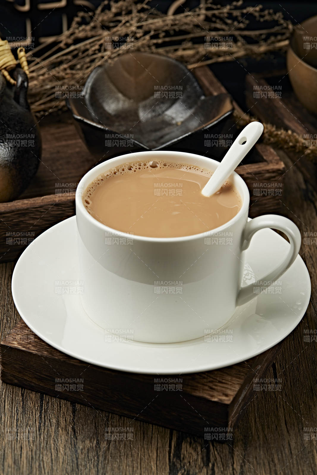 热冲泡牛奶咖啡