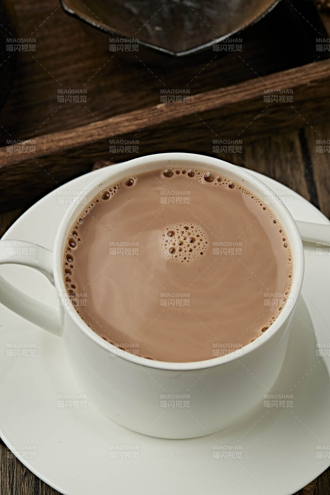 热冲泡牛奶咖啡