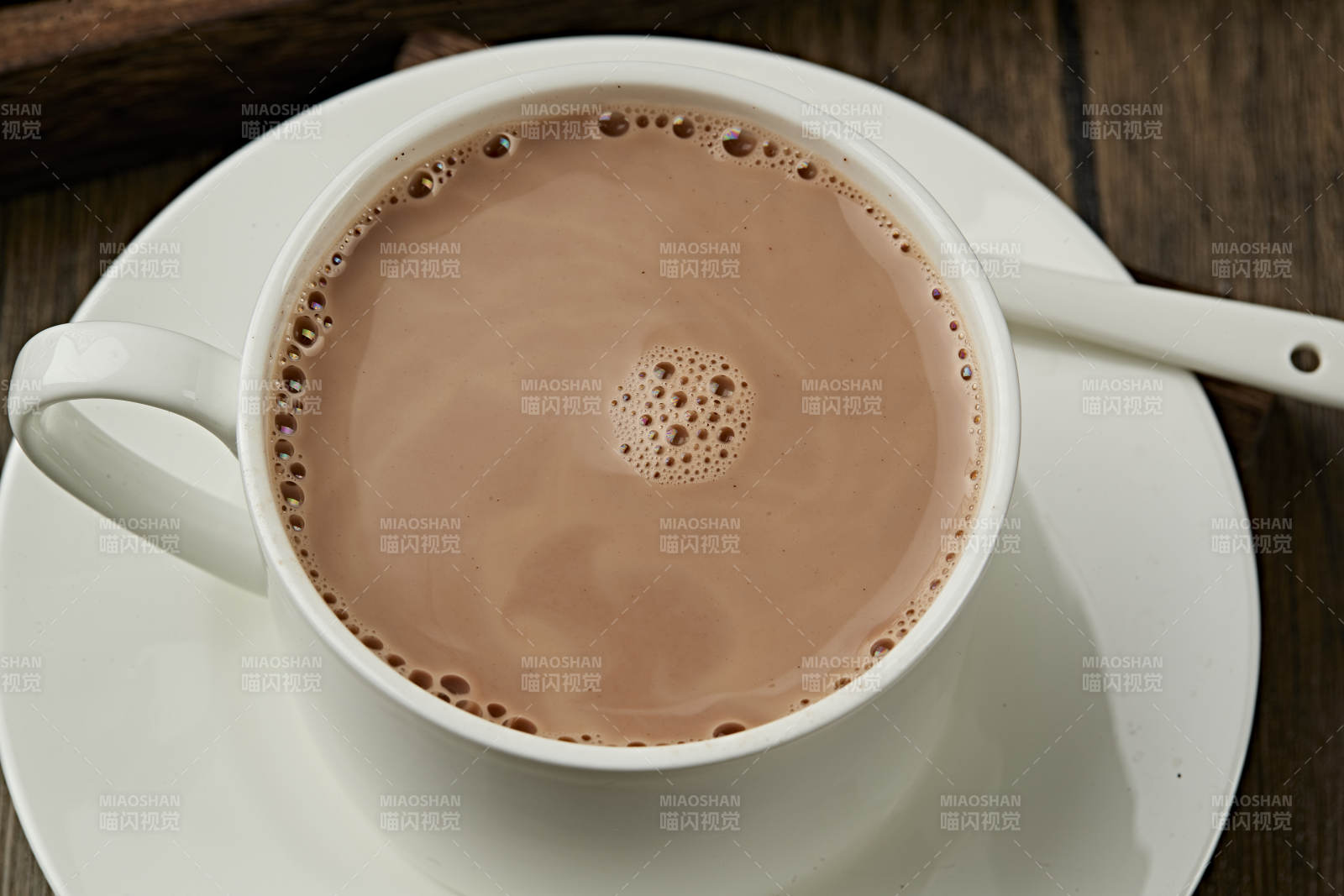 热冲泡牛奶咖啡