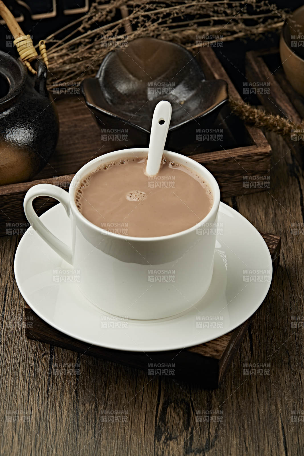 热冲泡牛奶咖啡