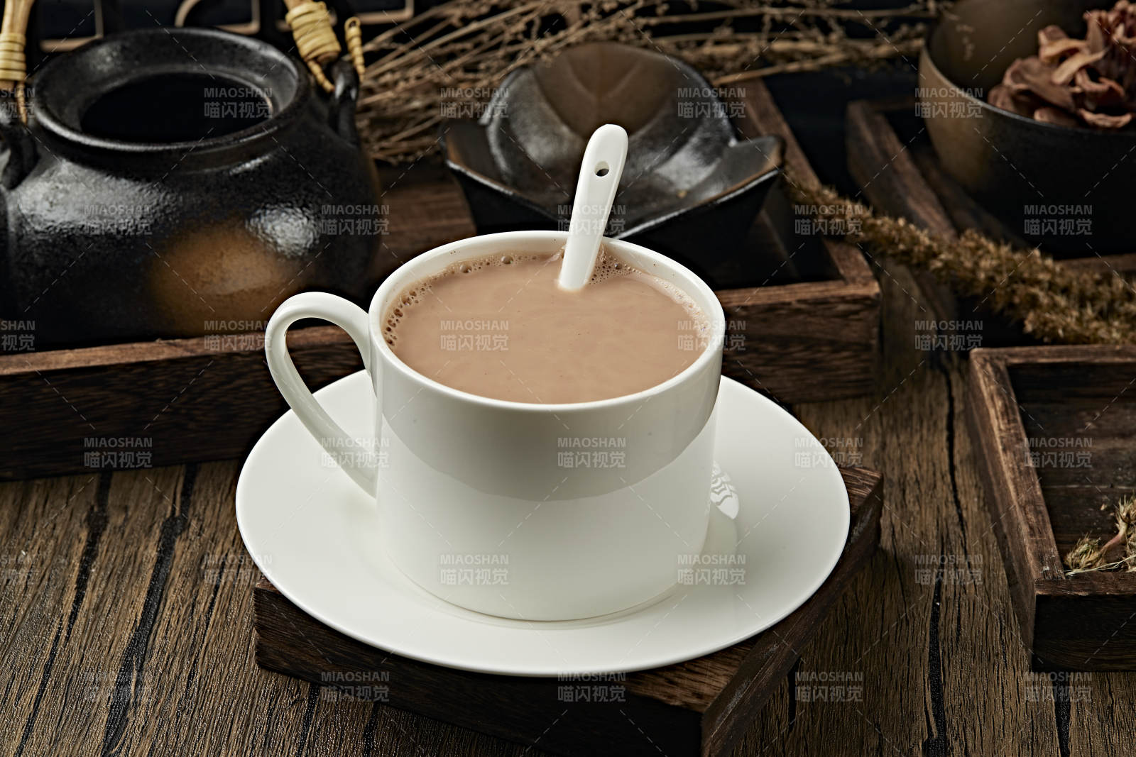 热冲泡牛奶咖啡