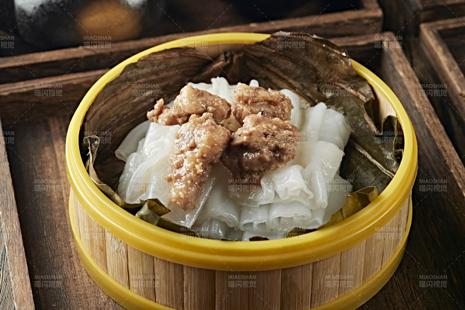 粉蒸排骨蒸腸粉