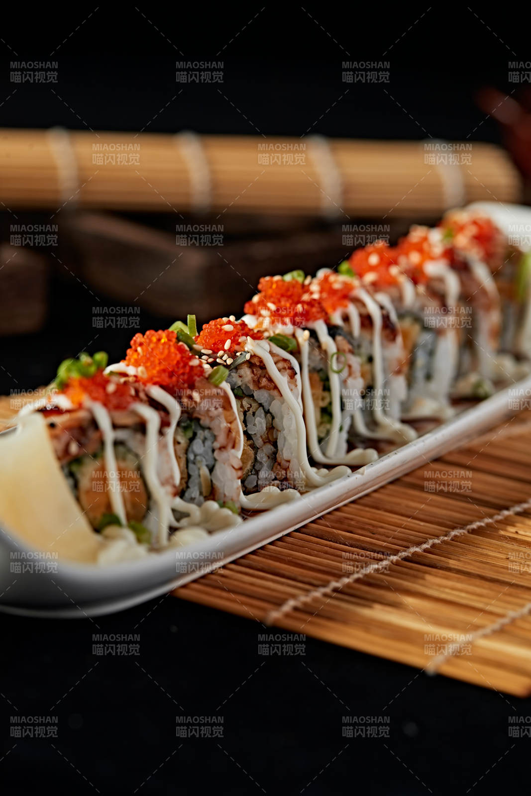 金甲蟹子寿司卷