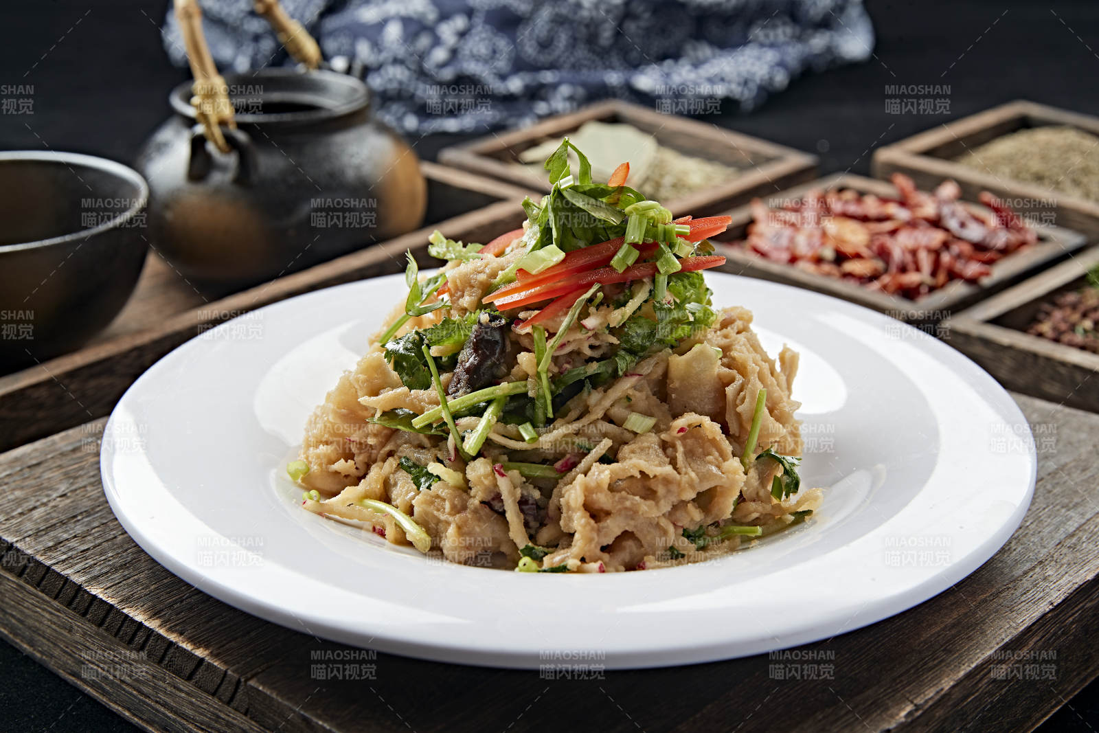 张家口地方美食凉拌莜面