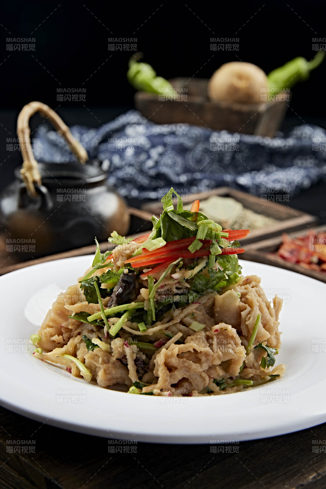 张家口地方美食凉拌莜面