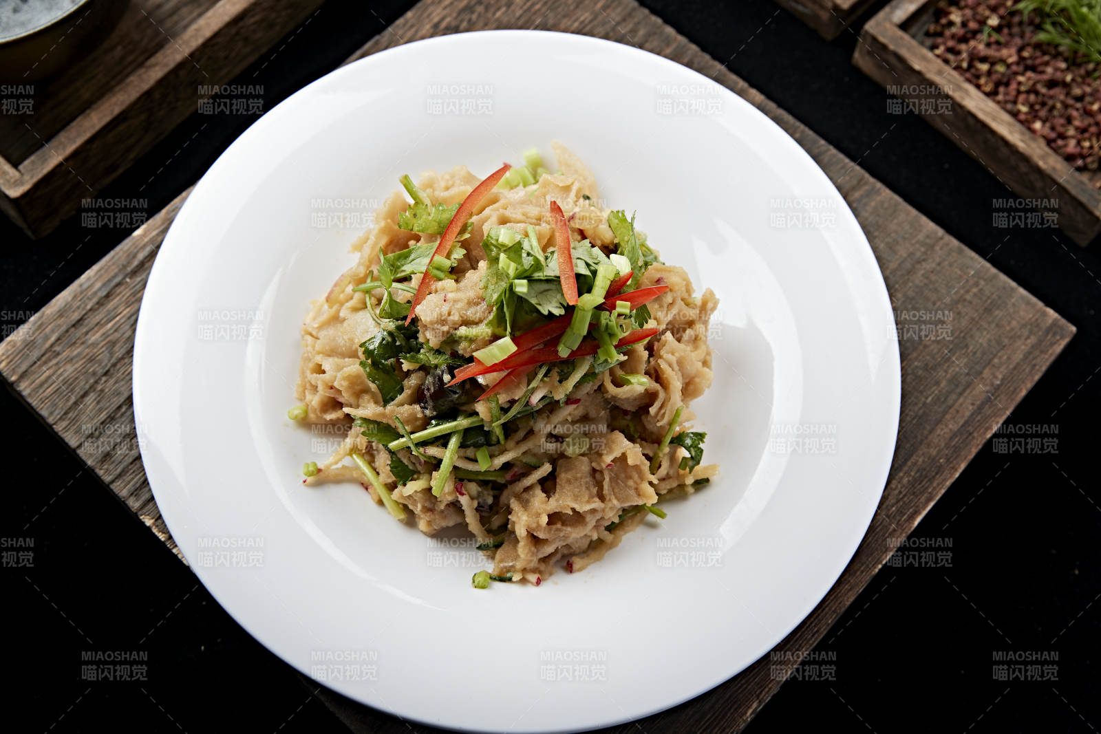 张家口地方美食凉拌莜面