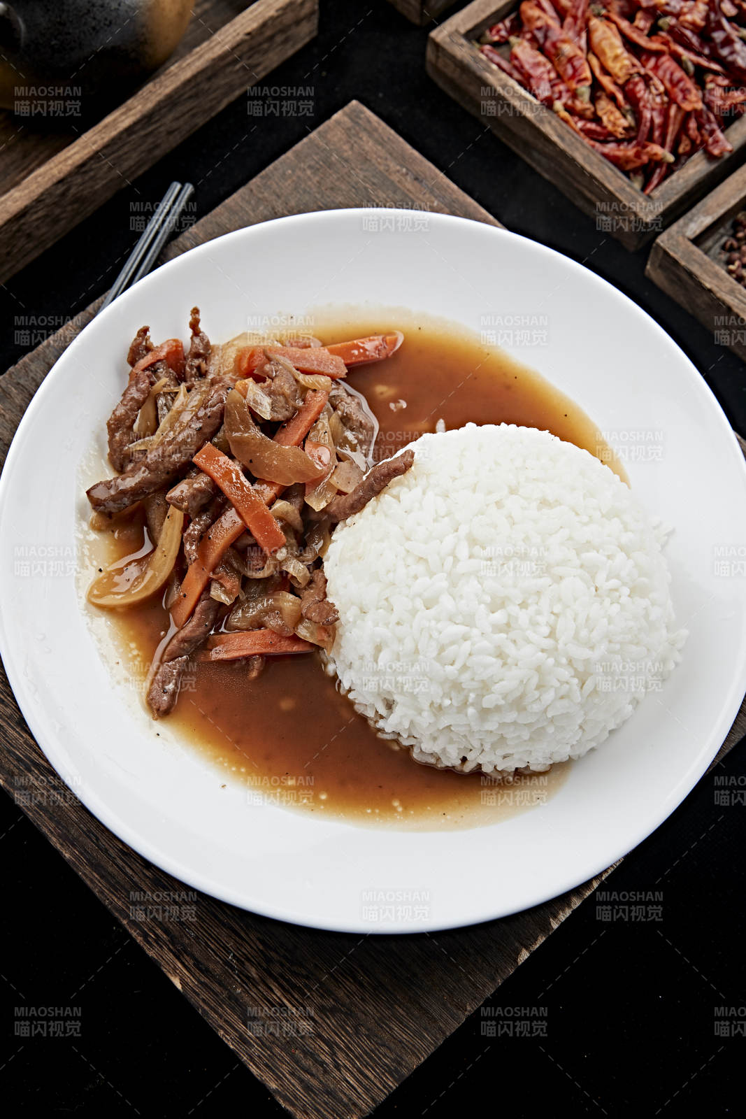 酸菜炒牛柳盖饭