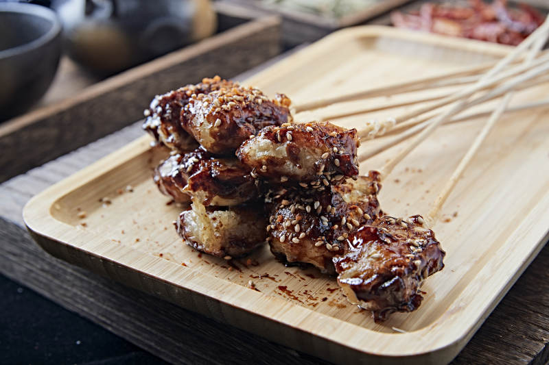 炭烤刷酱豆腐糕