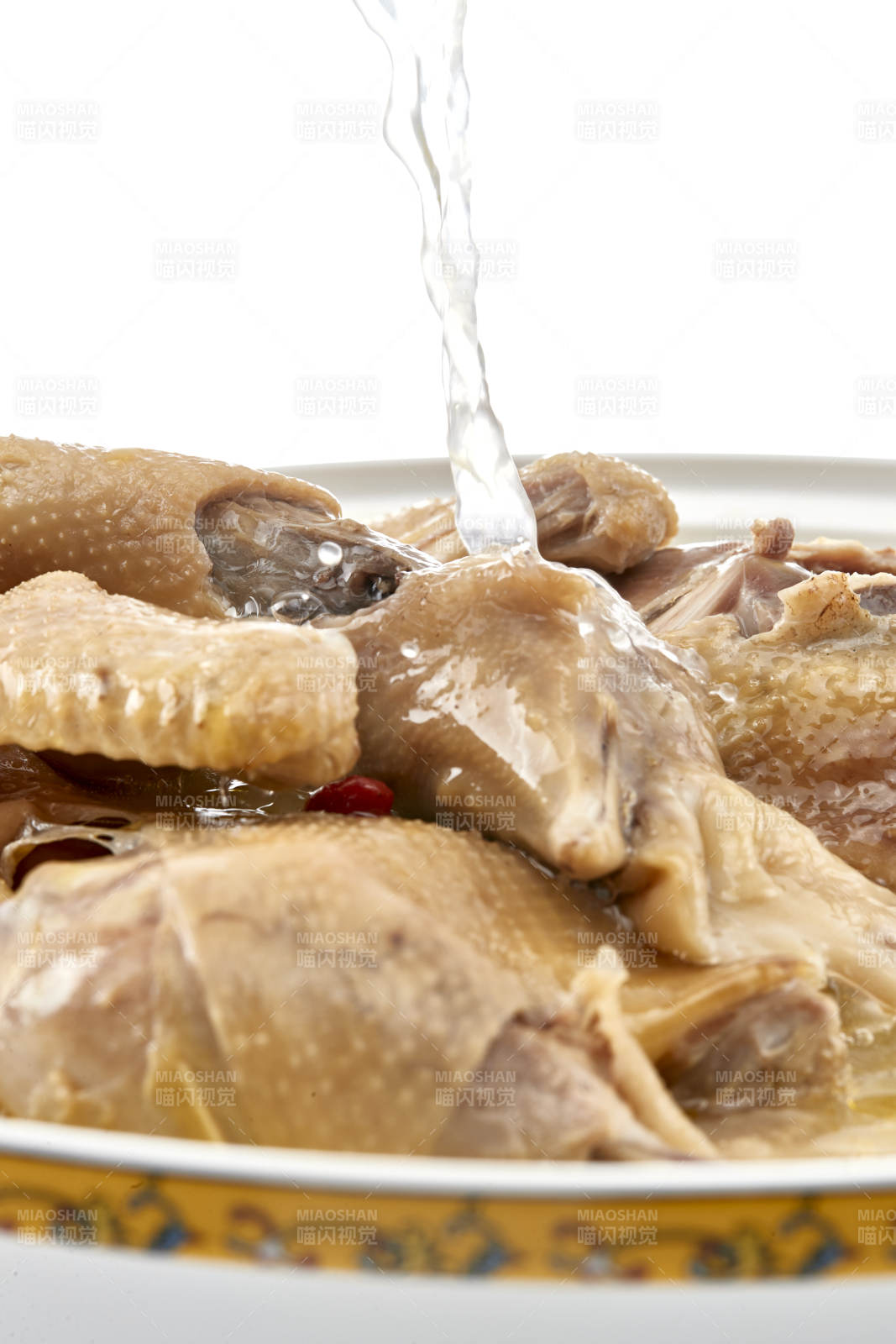 滋补枸杞红枣老鸡汤