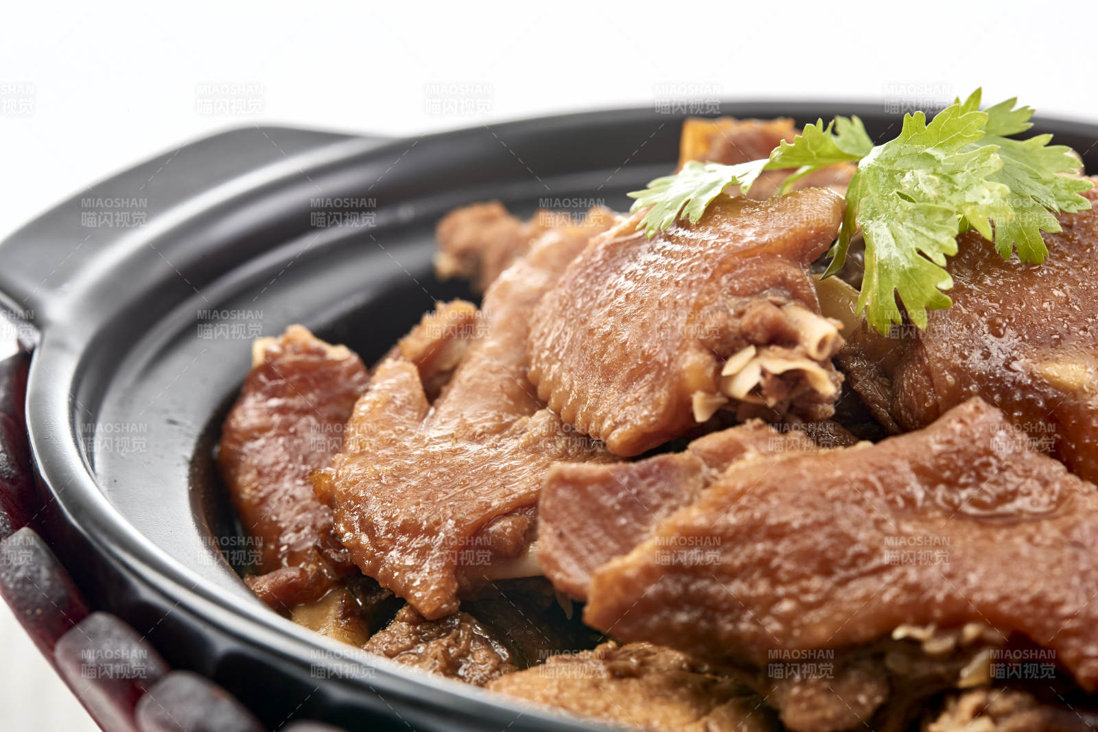 砂锅酱香鸡