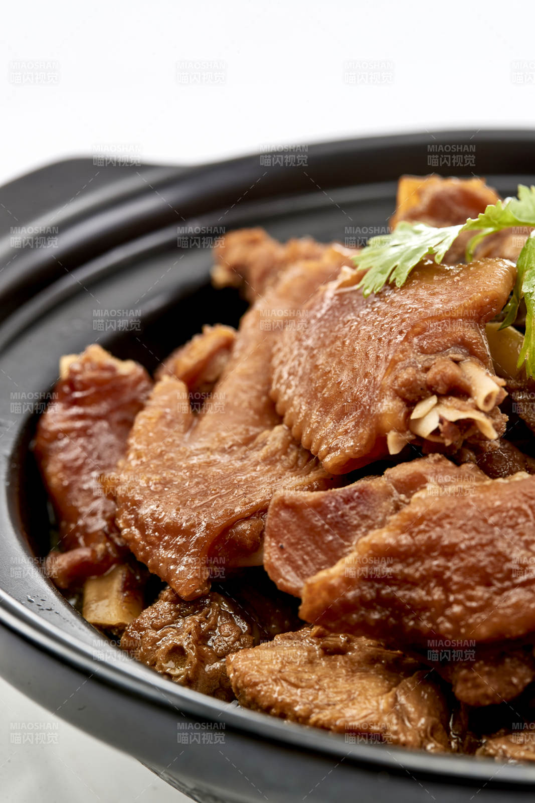 砂锅酱香鸡