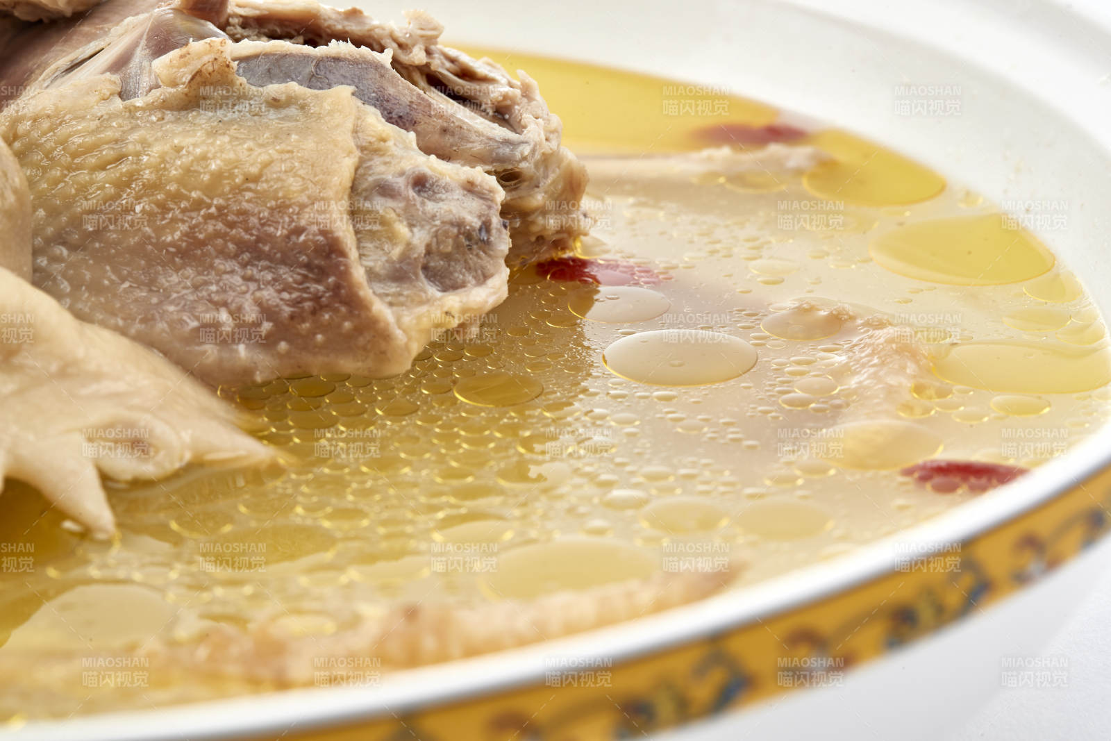 滋补枸杞红枣老鸡汤