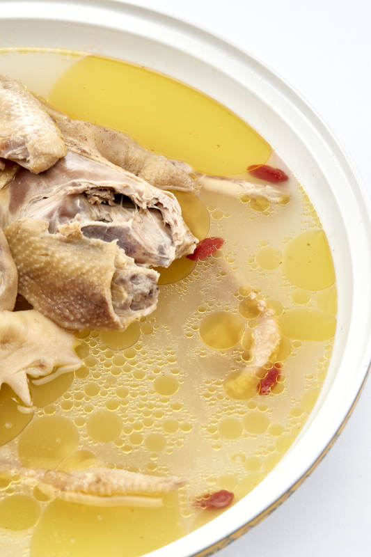 滋补枸杞红枣老鸡汤