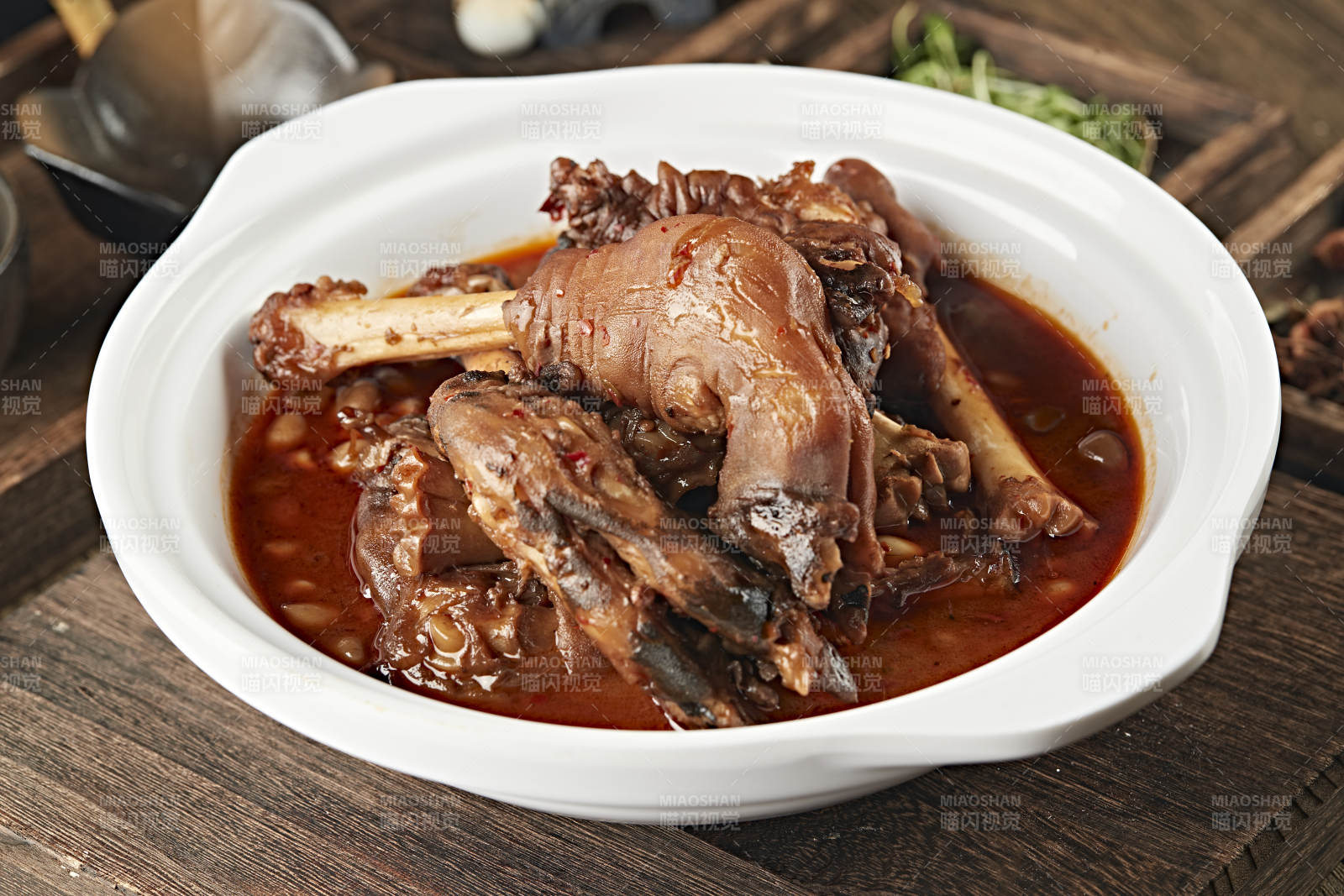 砂鍋紅燜羊蹄