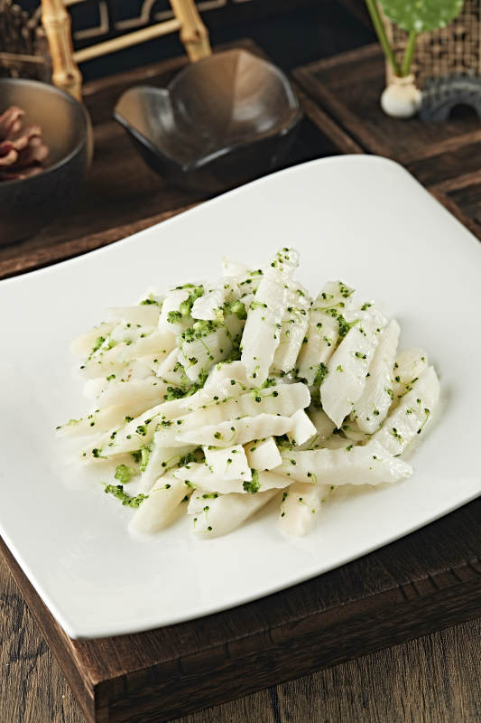 西蓝花碎凉拌马牙山药