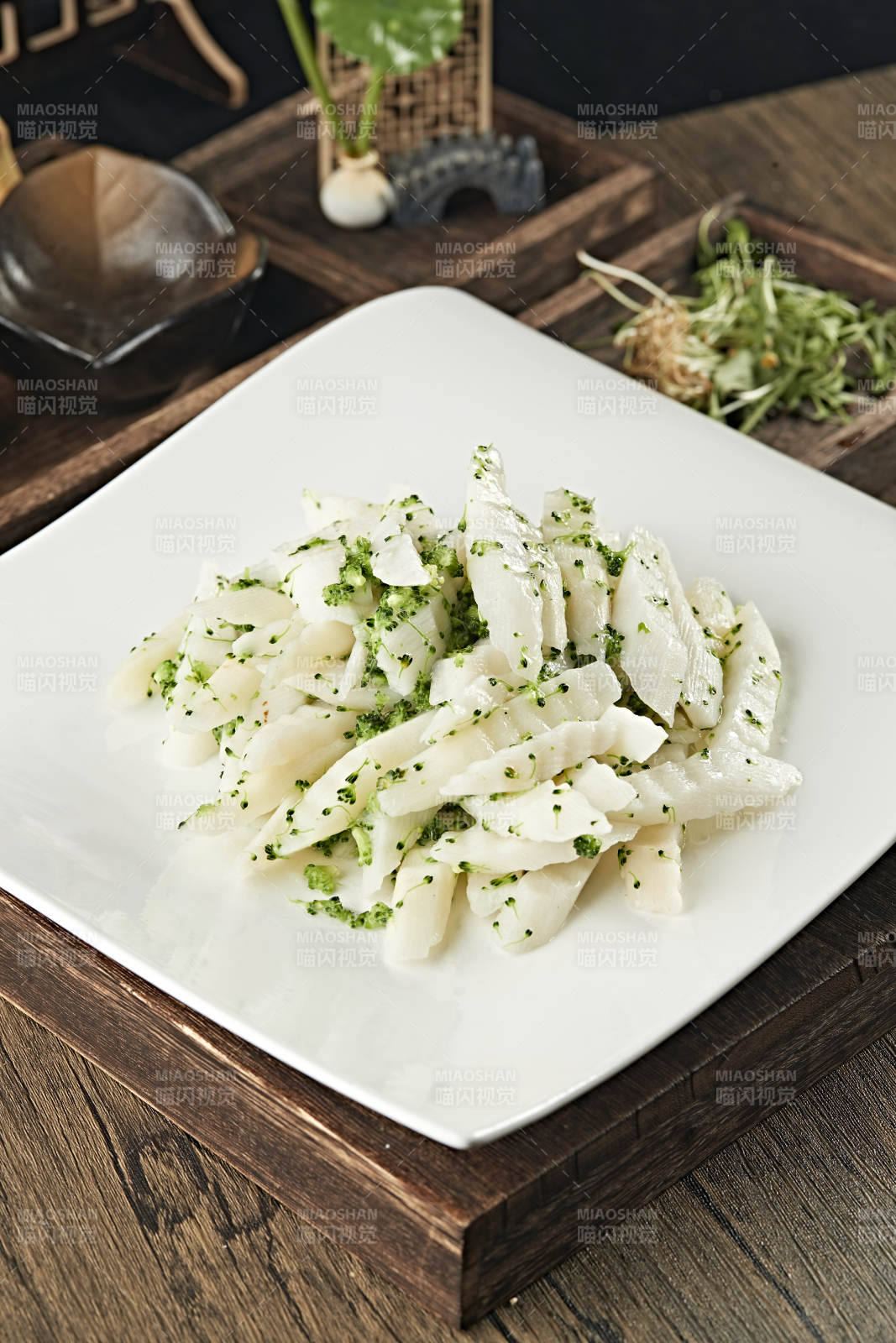 西蓝花碎凉拌马牙山药