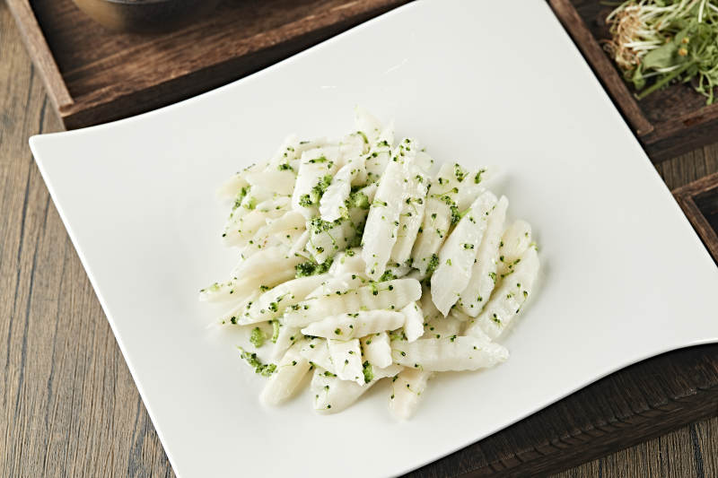 西蓝花碎凉拌马牙山药