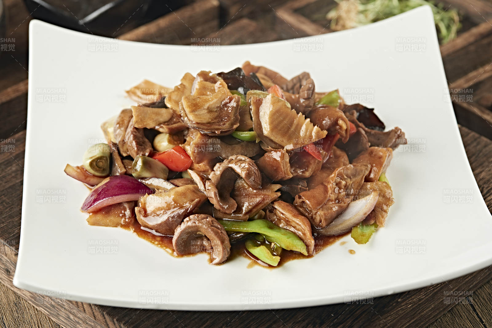 傳統(tǒng)小炒臘八蒜爆三樣