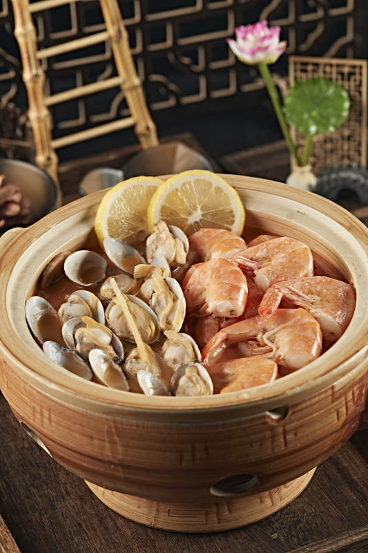 酸汤海鲜锅