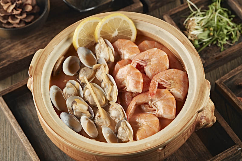 酸汤海鲜锅