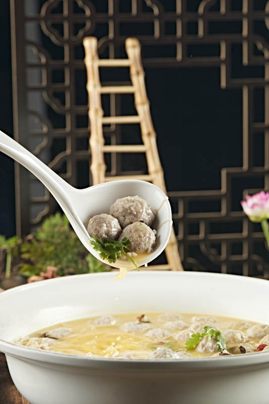 酸汤汆香菜猪肉丸