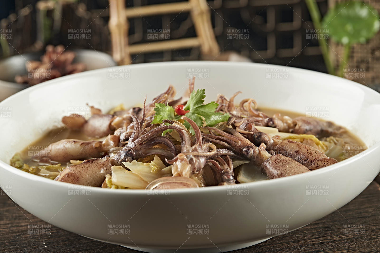 上湯娃娃菜燉墨魚仔