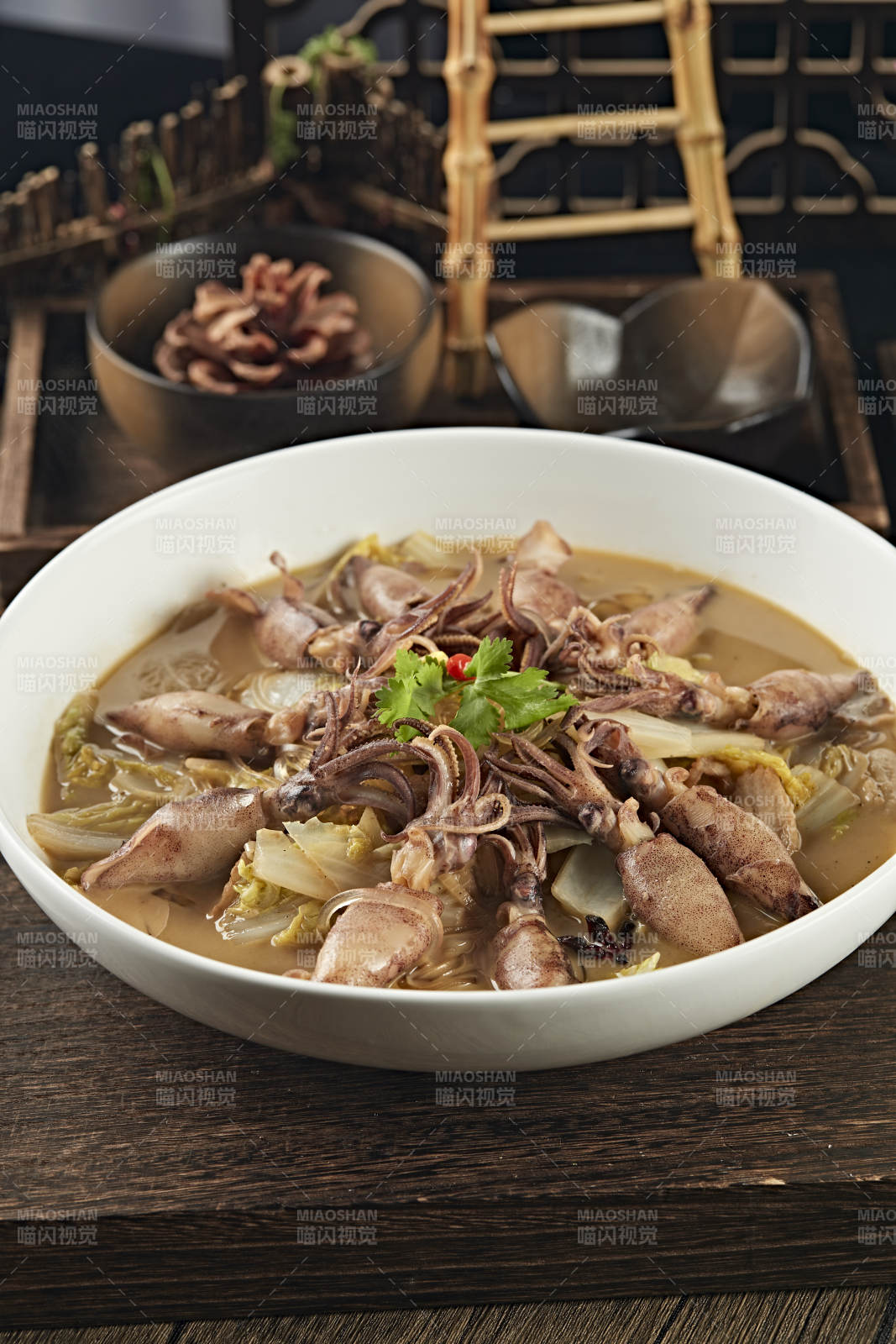 上湯娃娃菜燉墨魚仔