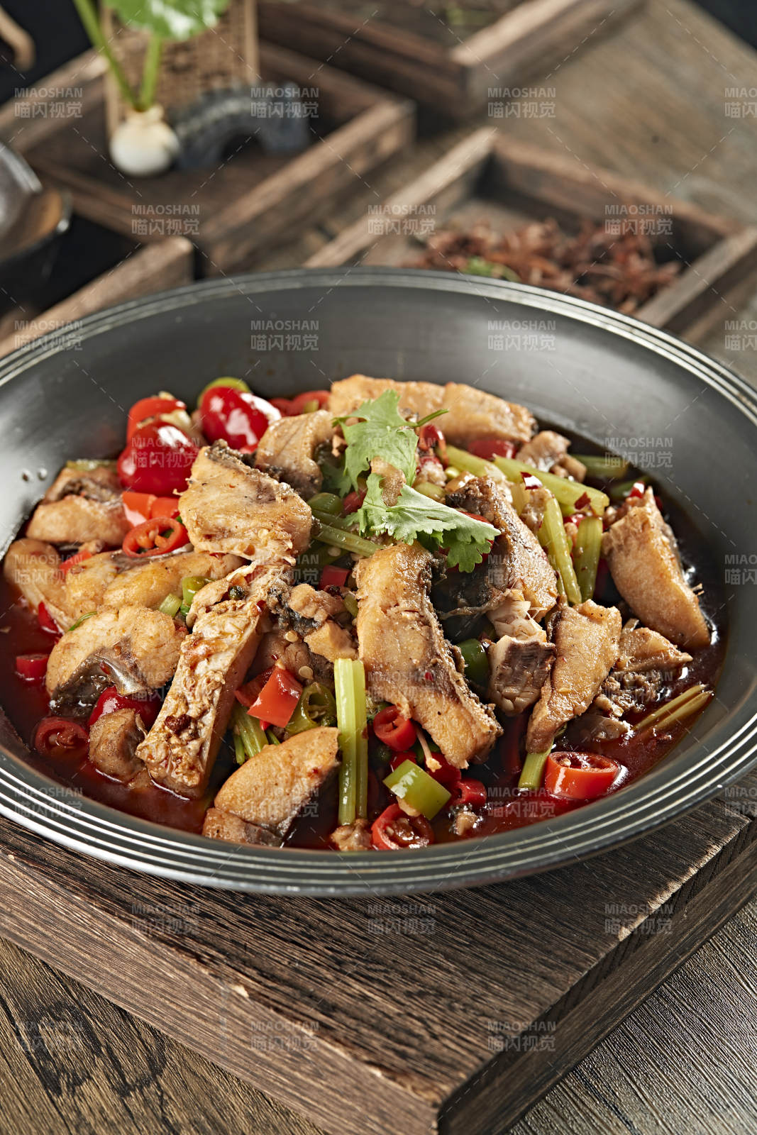 紅油泡椒麻辣水煮魚