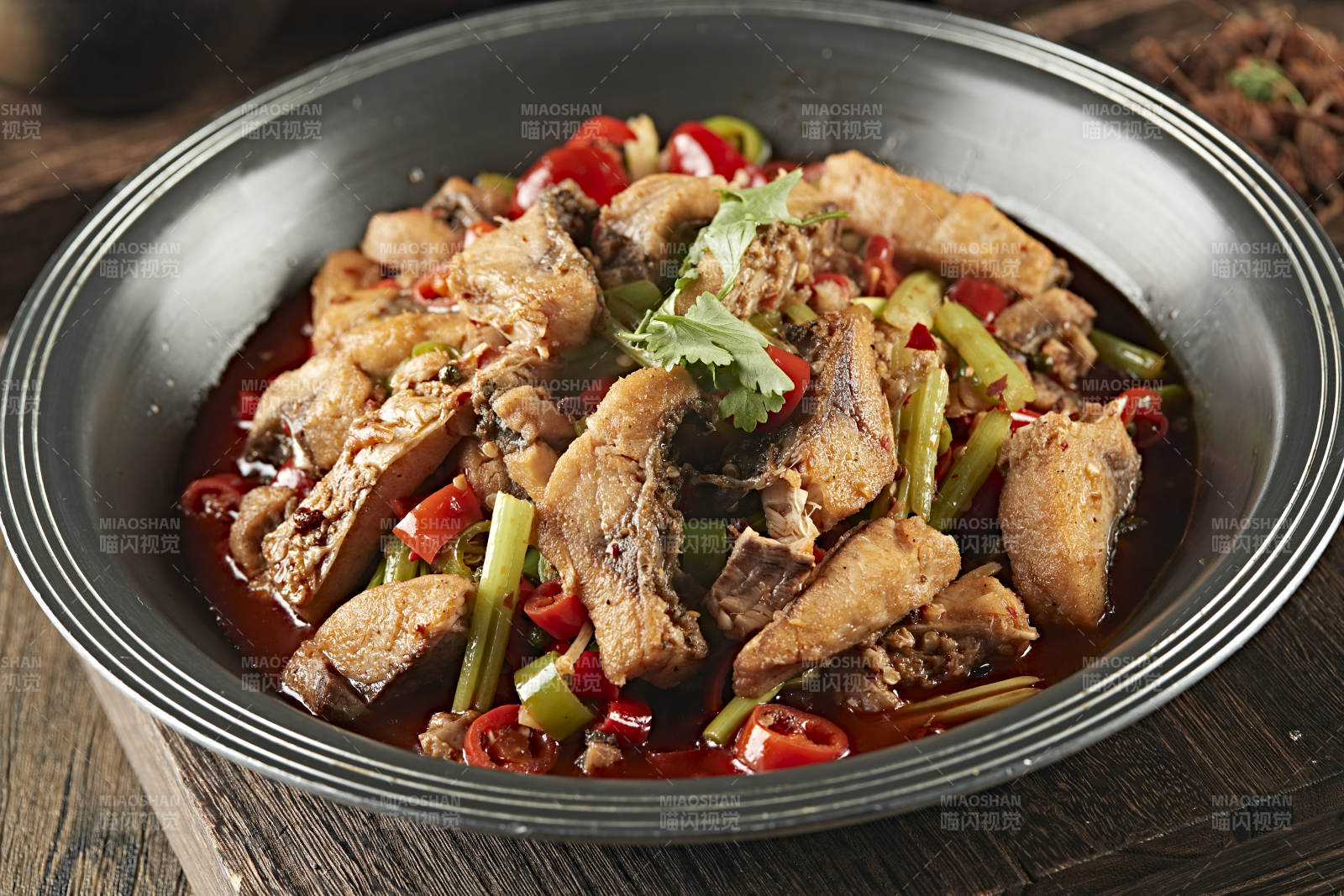 紅油泡椒麻辣水煮魚