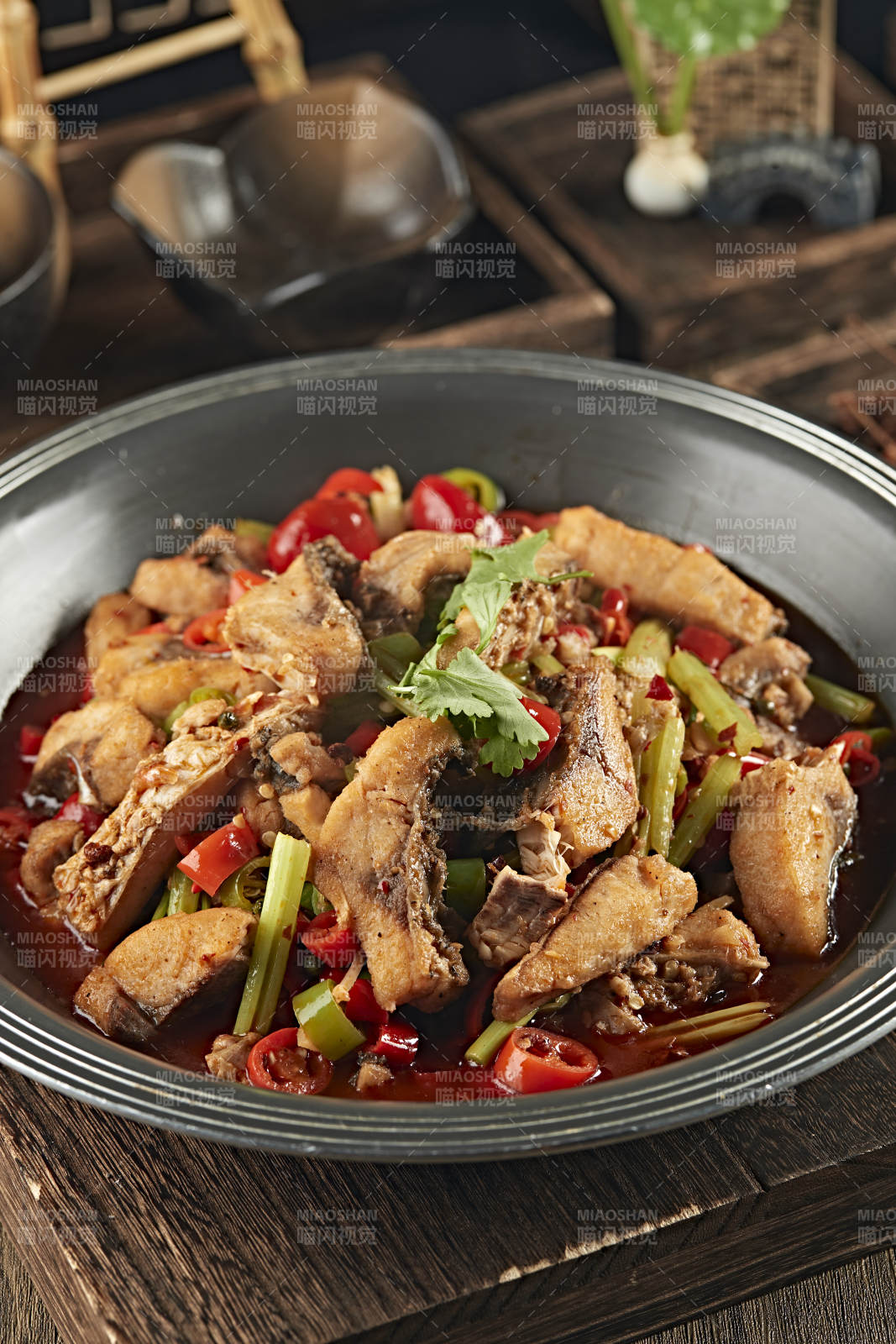 紅油泡椒麻辣水煮魚