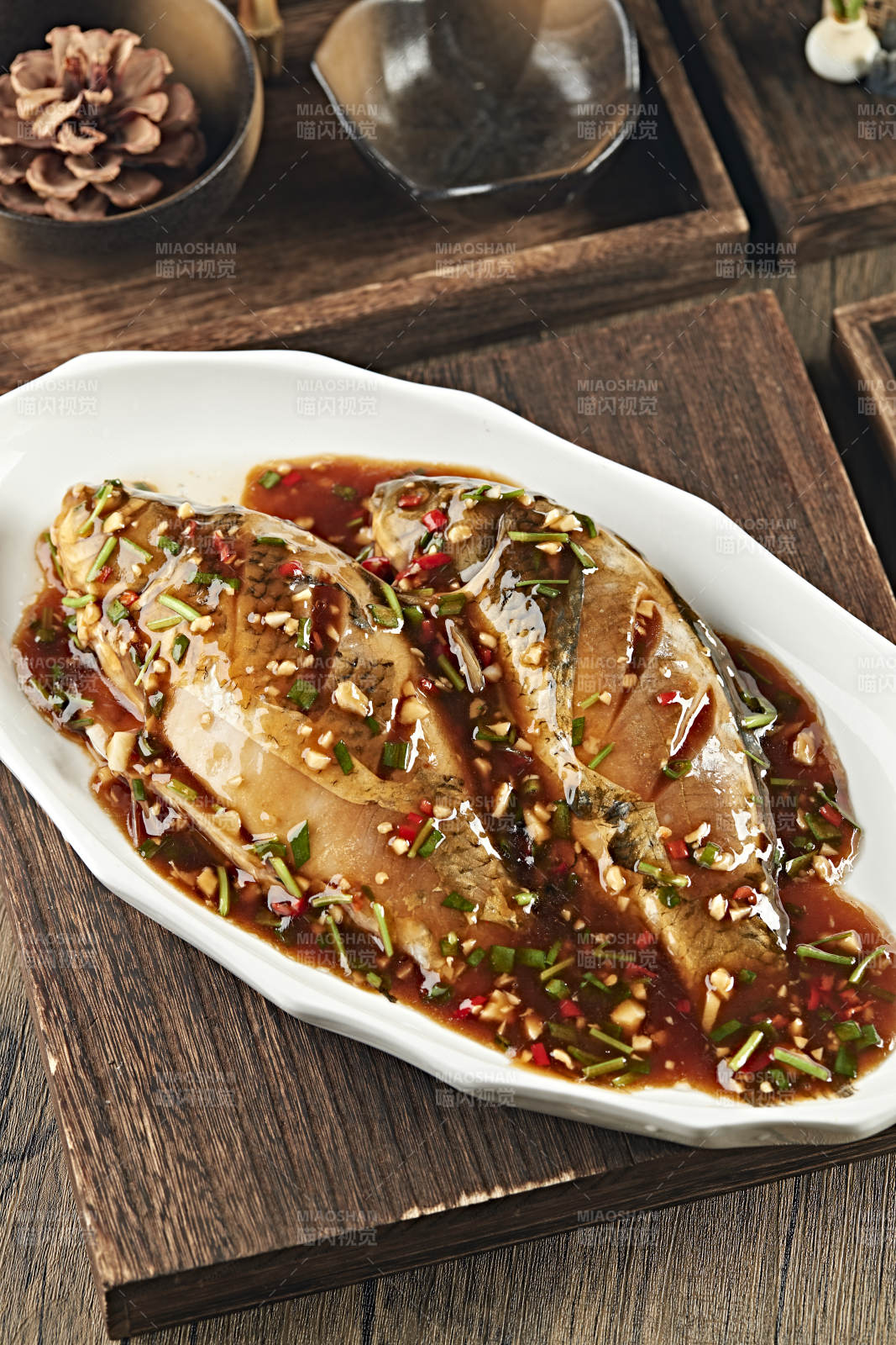 红烧浇汁野生高背鲫鱼