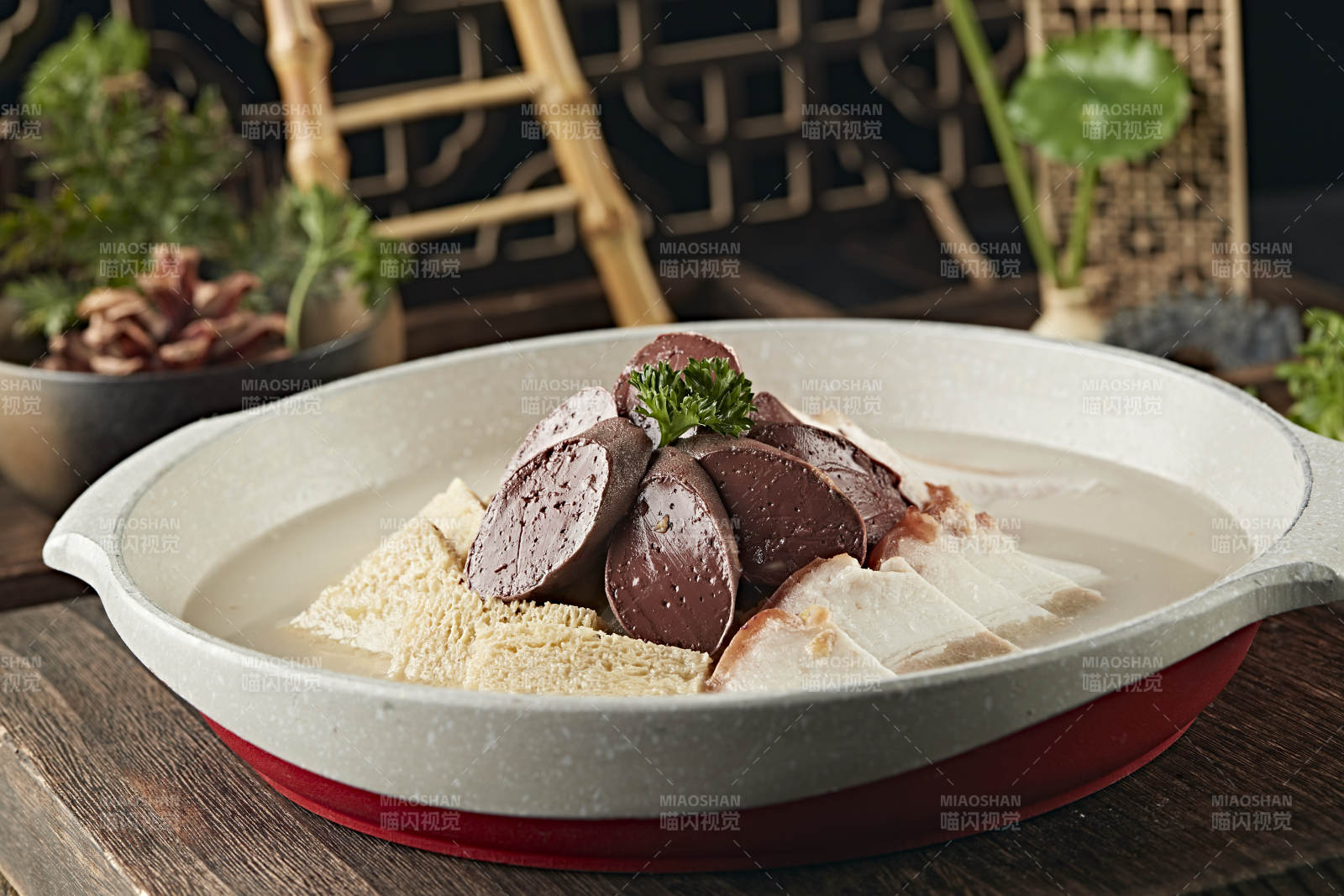 酸菜豆腐白肉煮血腸殺豬菜