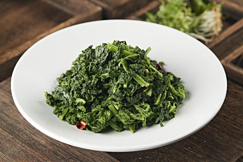 凉拌野生蕨菜猫爪菜