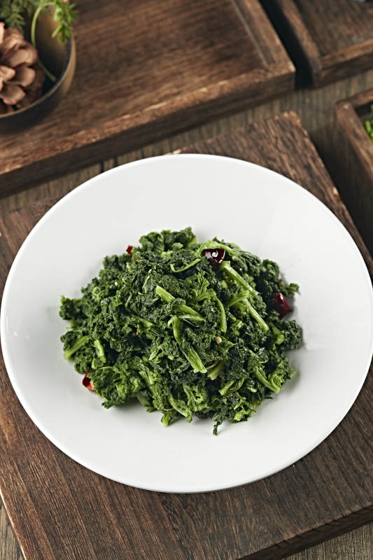 凉拌野生蕨菜猫爪菜