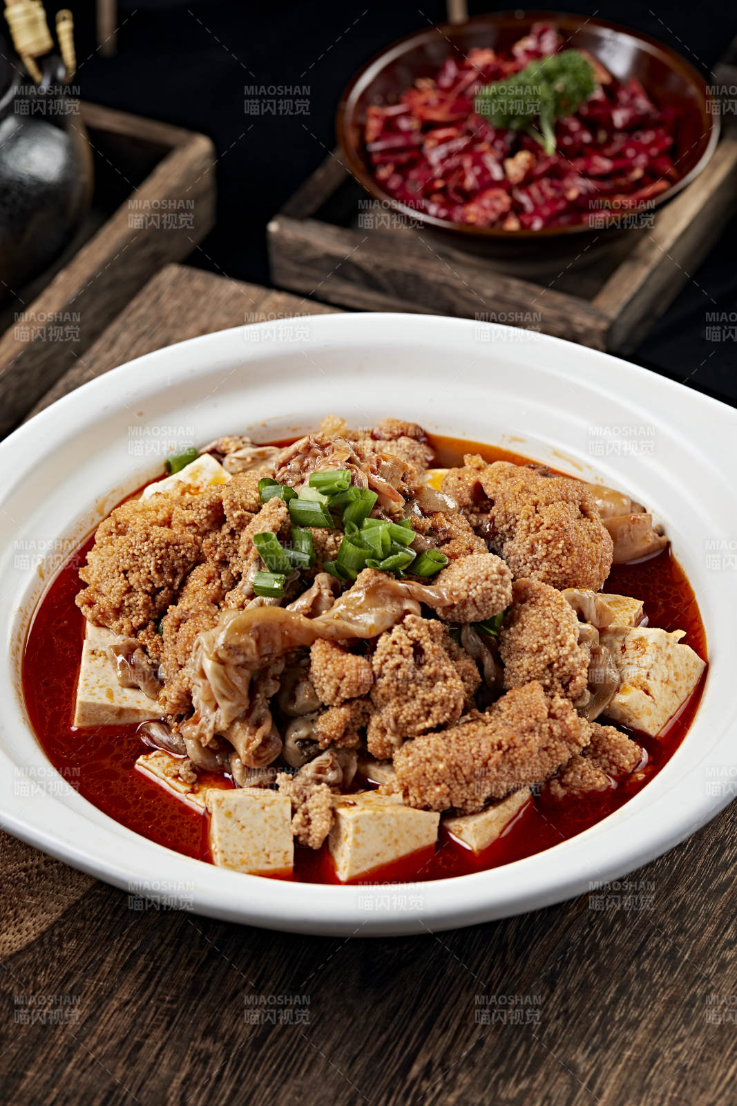 红油辣味炖鱼杂