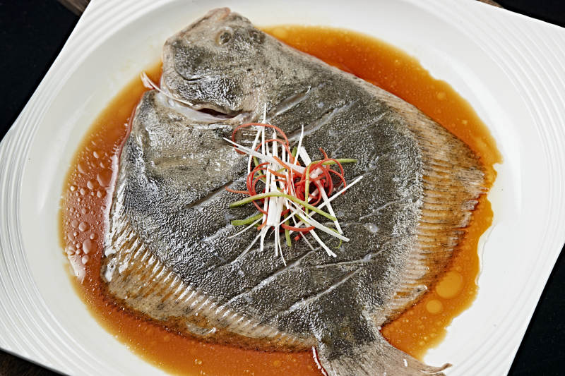 浇汁清蒸多宝鱼