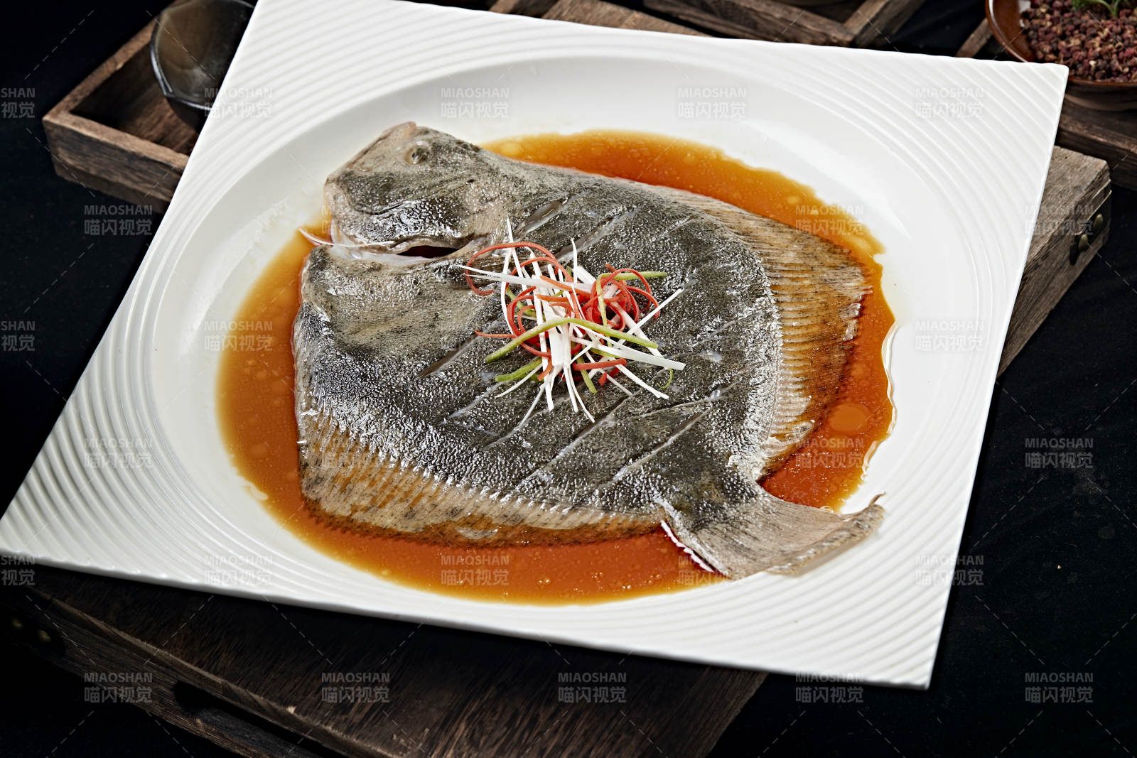 澆汁清蒸多寶魚