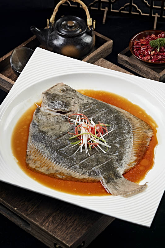 浇汁清蒸多宝鱼