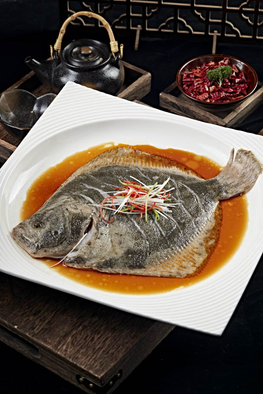 浇汁清蒸多宝鱼