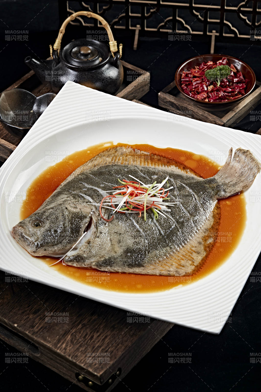 浇汁清蒸多宝鱼