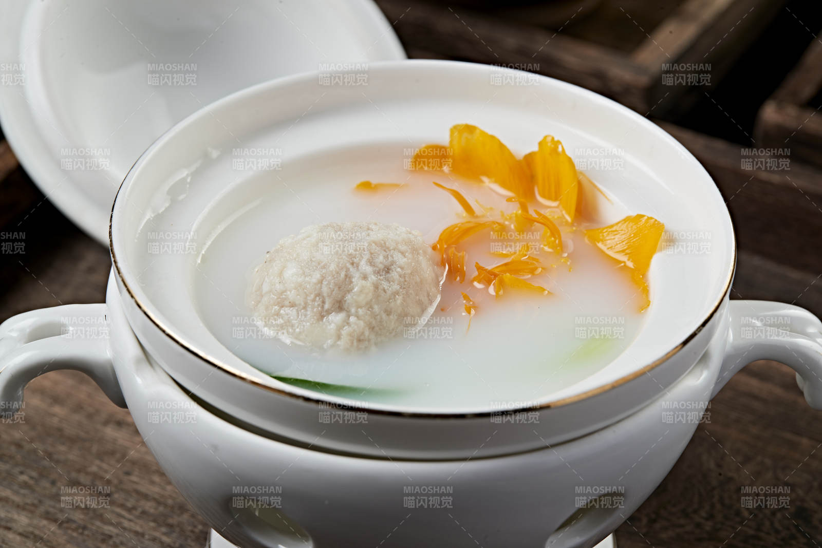 金蓮花燉葵花大斬肉獅子頭