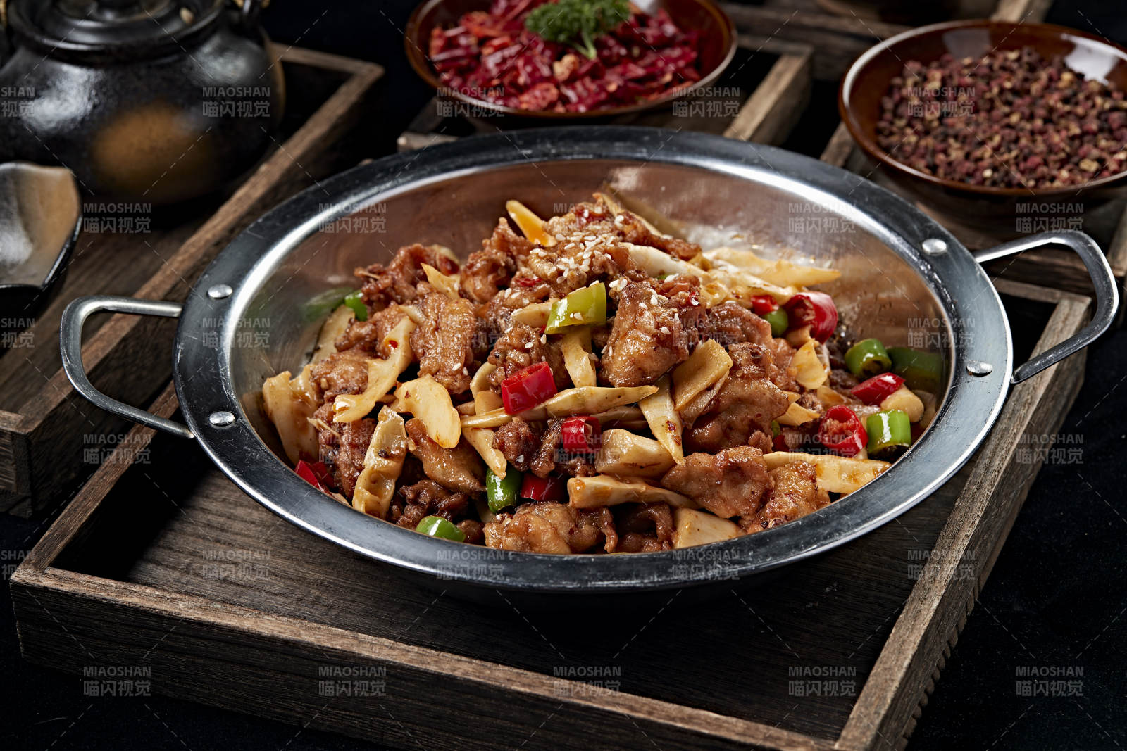 鍋仔香辣青筍柴雞塊