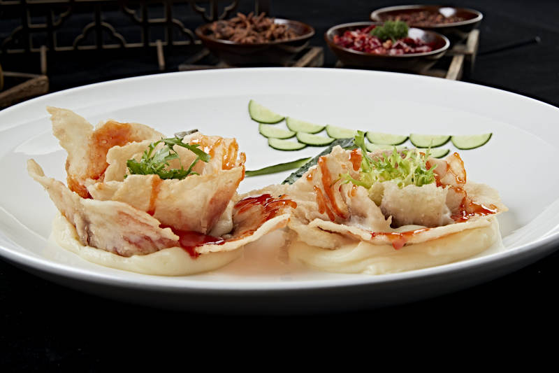 牡丹花造型的茄汁炸熘鱼片